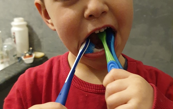 abituare il bambino a lavarsi i denti